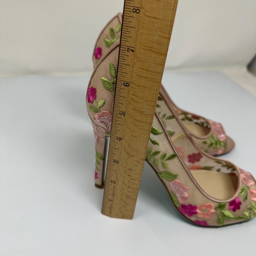 Betsey Johnson Adley Peep Toe Pumps Embroidered Pink Floral Heels SZ 9 - Picture 8 of 8